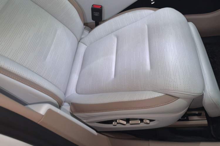 Used Avatr 07 2024 Max Extended-Range Edition Right Front Seat