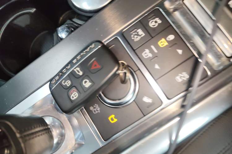 Used Land Rover Range Rover Sport 2017 3.0 SC V6 SE
