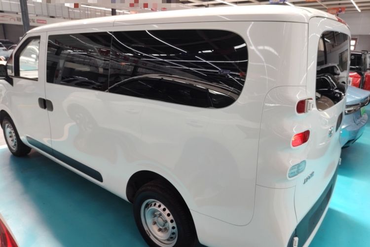 Used SAIC MAXUS Dana V1 2024 V1 Short Wheelbase Low-Roof Multi-Function Version (51 kWh)
