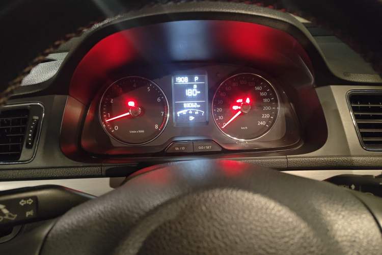 Used Volkswagen Lavida 2013 Restyled Classic 1.6L Automatic Comfort Edition
