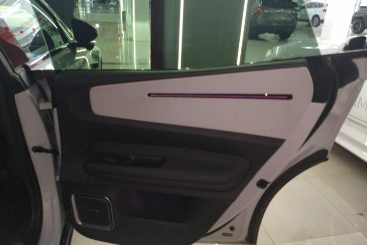 Used Polestar 4 2023 Single Motor Standard Range PLUS