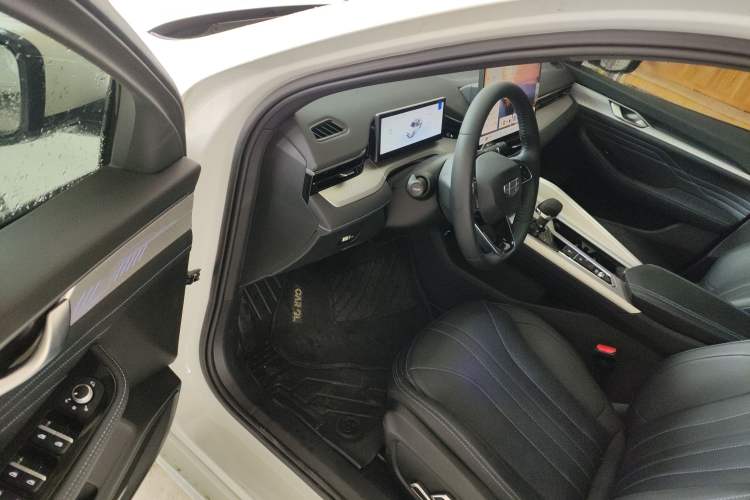 Used Geely Auto Preface 2025 Dongfang Yao 1.5TD Fuyao Edition Driver Seat