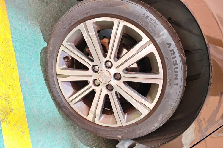 Used Peugeot 408 2014 1.8L Automatic Luxury Edition Right Rear Wheel Hub