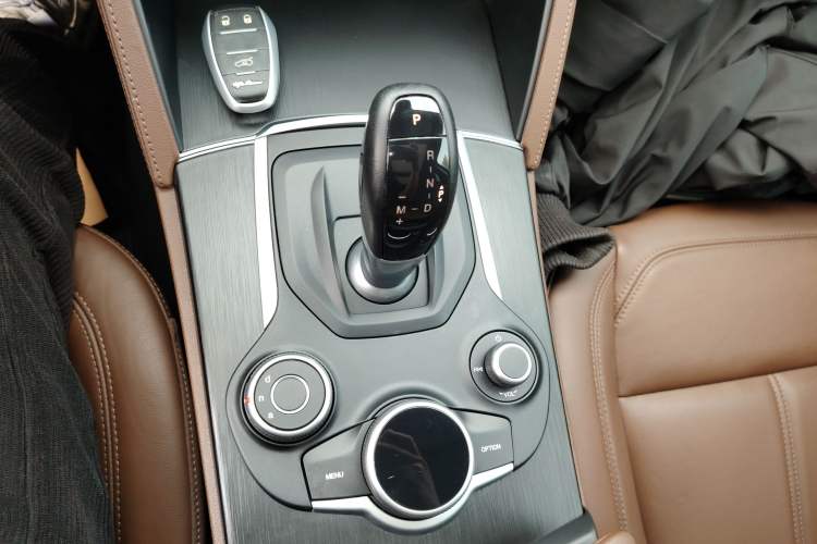 Used Alfa Romeo Stelvio 2017 2.0T 200HP Luxury Edition
