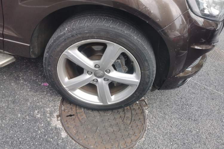 Used Audi Q7 2014 35 TFSI Sport Edition Right Front Wheel Hub