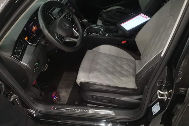 Used Volkswagen Magotan 2023 2 Million Units Limited Edition 330TSI DSG Leading Version