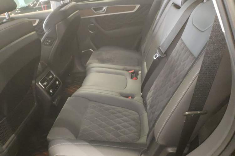 Used Hongqi HS7 2021 2.0T DCT Two-Wheel Drive Smart Connect Flagship Edition