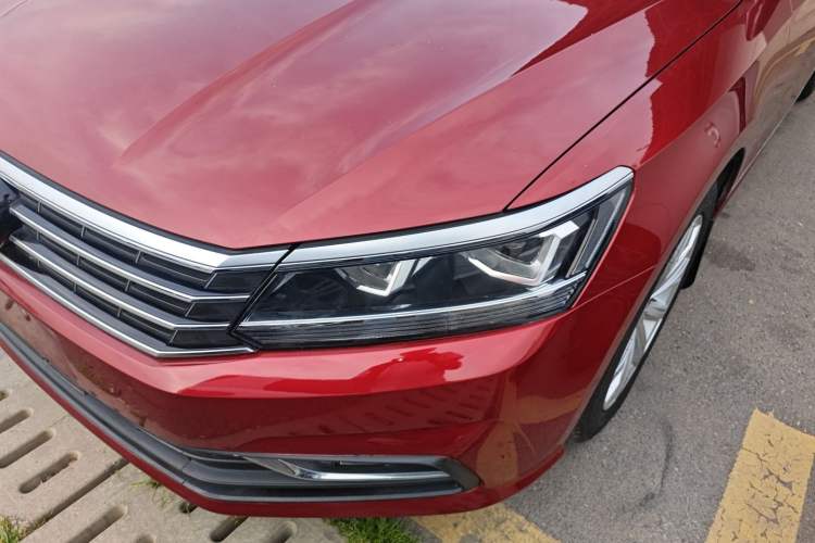 Used Volkswagen Passat 2016 330TSI DSG Luxury Edition Left Front Headlight