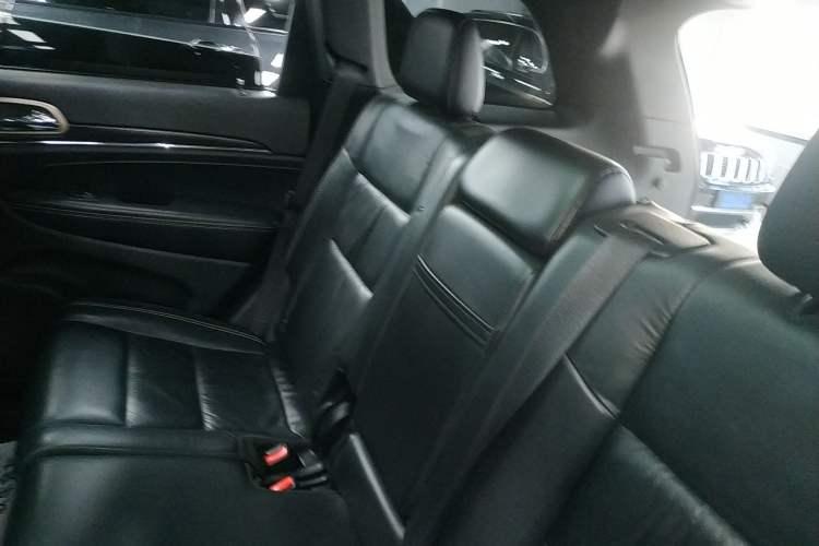 Used Jeep Grand Cherokee 2015 3.0L Comfort Navigation Edition