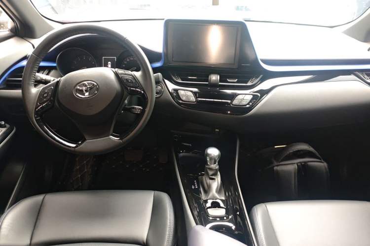 Used Toyota C-HR 2020 2.0L Luxury Edition Center Console