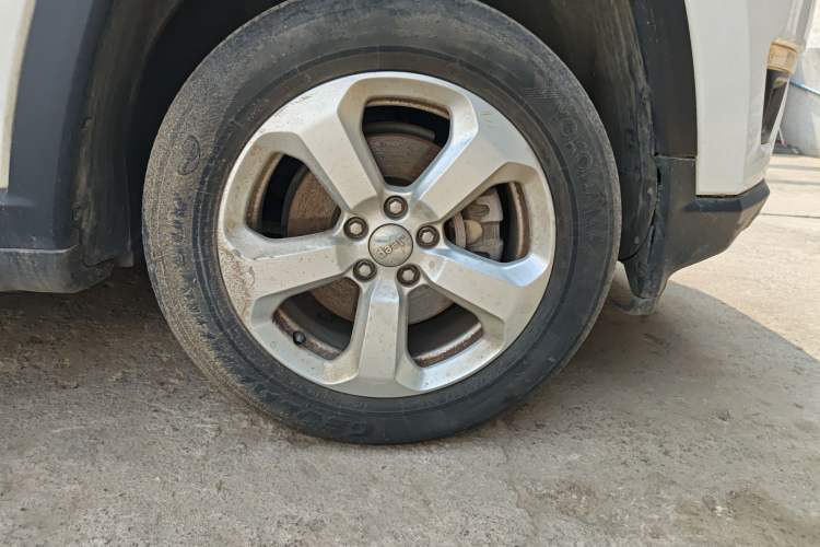 Used Jeep Compass 2017 200T Automatic Family Edition
