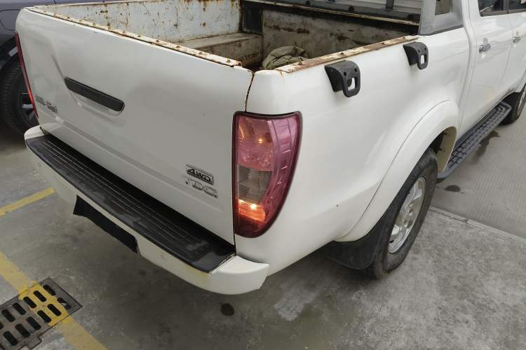 Used JMC Yuhu 7 2017 2.4T Classic Edition Diesel 4x4 Luxury Version JX4D24A5L
