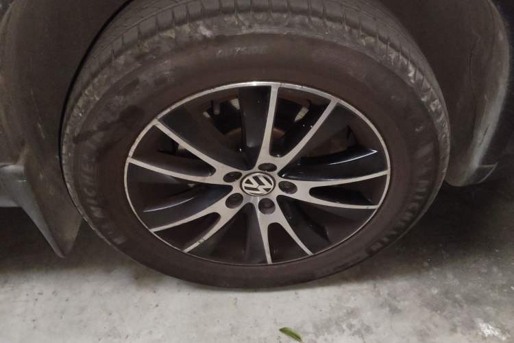 Used Volkswagen Tiguan L 2013 1.8 TSI Automatic All-Wheel Drive Luxury Model
