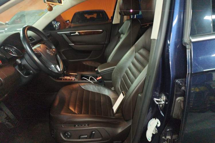 Used Volkswagen Magotan 2012 Travel Edition 2.0 TSI Luxury Version Left Front Seat