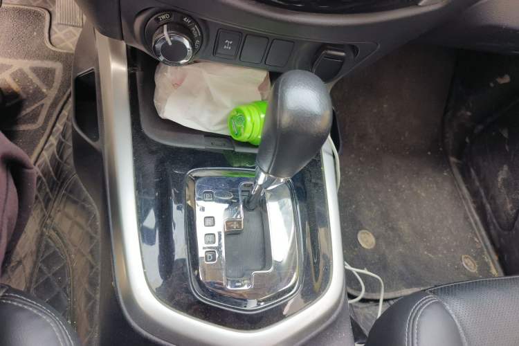 Used Nissan Terra 2020 2.5L XL Upper 4WD Automatic Four-Wheel Drive Luxury Edition Gear Lever