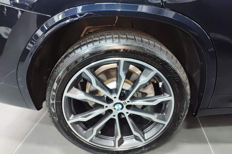 Used BMW X3 2023 Restyled xDrive30i Leading Edition M Night Sky Package Right Rear Wheel Hub