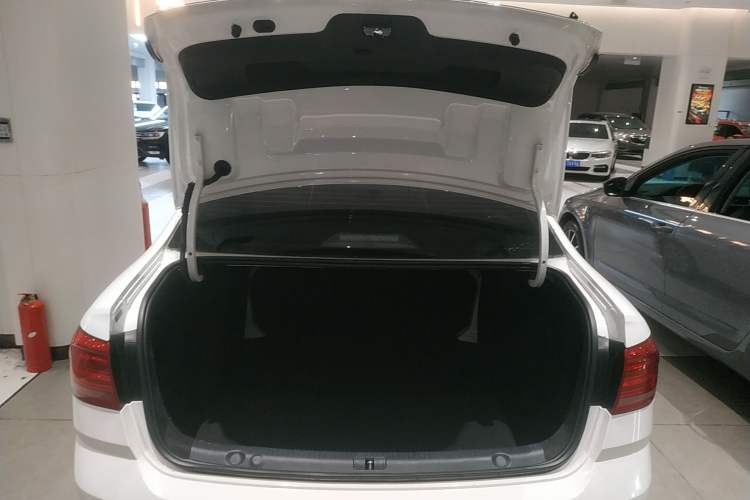 Used Volkswagen Lavida 2017 1.6L Automatic Comfort Edition