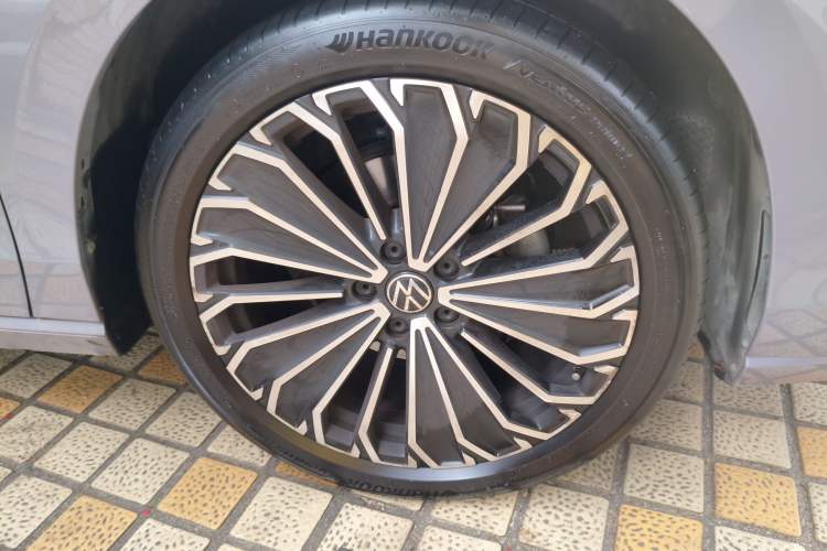 Used Volkswagen Passat 2025 Pro 380TSI Dragon Supreme Edition Exterior 4