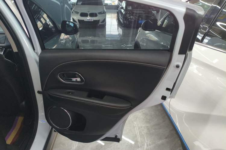 Used Everus VE-1 2022 TA Leading Edition
