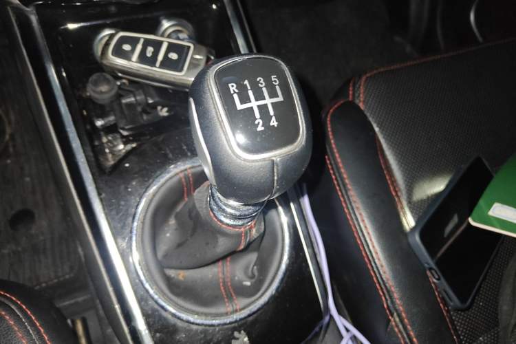 Used Zotye Domy X5 2015 1.5T Manual Supreme Model China IV Standard Gear Lever