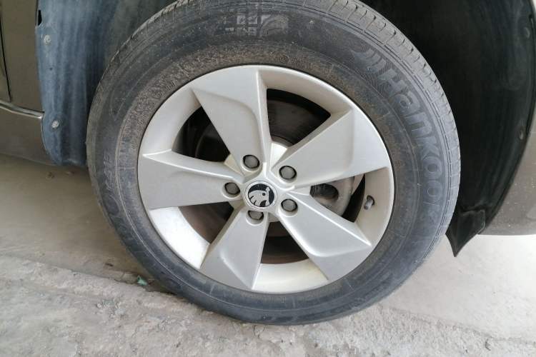 Used Skoda Yeti 2017 1.6L Manual Front-Wheel-Drive Version
