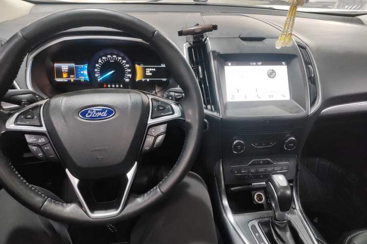 Used Ford Edge 2018 EcoBoost 245 Two-Wheel-Drive Titanium 7-Seater China V Standard
