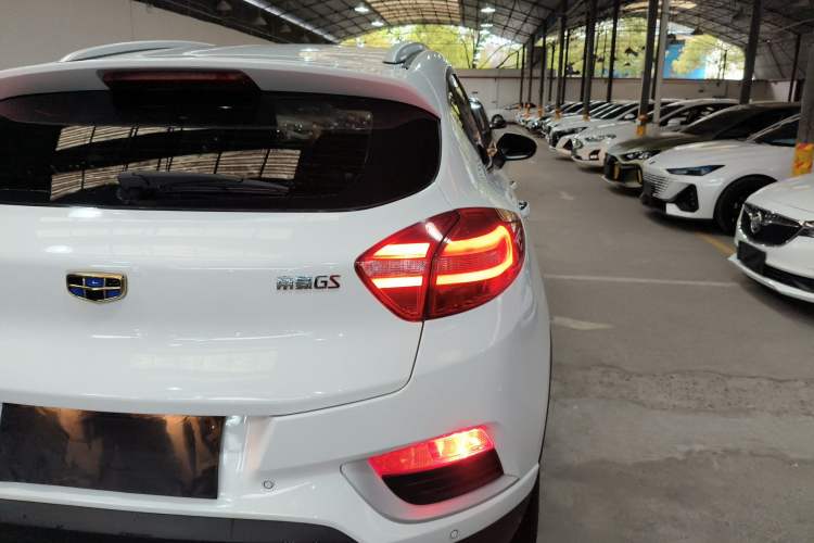 Used Geely Auto Emgrand GS 2018 Elegant Edition 1.8L Manual LingShang Model Right Rear Taillight