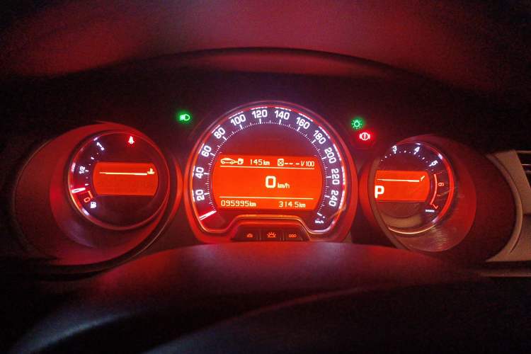 Used Citroen C5 2013 2.3L Automatic Zunyu Model