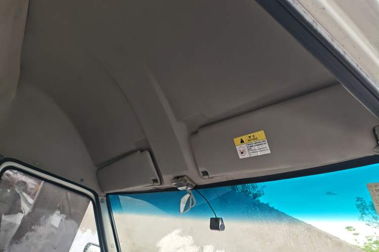 Used Iveco Daily 2017 2.5T A35 Low-Roof 5-7 Seater Passenger Van 47Z5