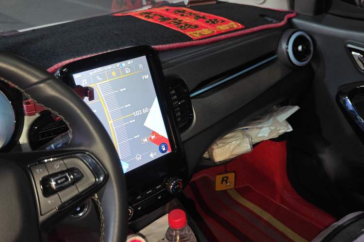 Used Chery QQ Little Ant 2022 Restyled Version Sweet Pink Edition Half-Sugar Version 30.6 kWh 30 kW 301 km
