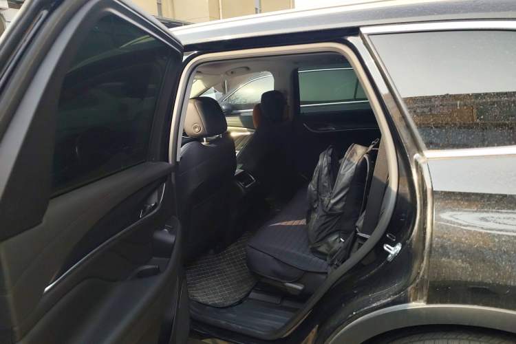 Used Buick Enclave 2020 28T Two-Wheel Drive Zhanqi Version Left Rear Seat