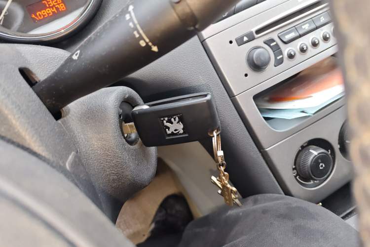 Used Peugeot 408 2011 1.6L Manual Comfort Edition