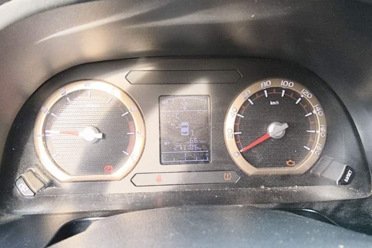 Used FORTHING Lingzhi 2019 M5L 1.6L 7-Seater Luxury Model China VI Standard Instrument Cluster