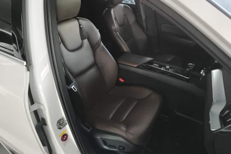 Used Volvo XC60 2020 T5 4x4 Zhiyi Luxury Edition