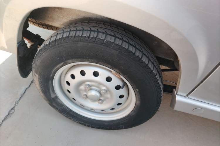 Used Wuling Zhiguang 2020 1.2L Van Utility Model China VI Emission Standard 2 Seats LSI