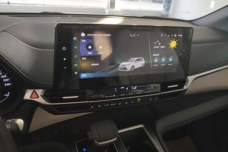 Used Toyota Sienna 2024 2.5L Hybrid Prestige Deluxe Edition
