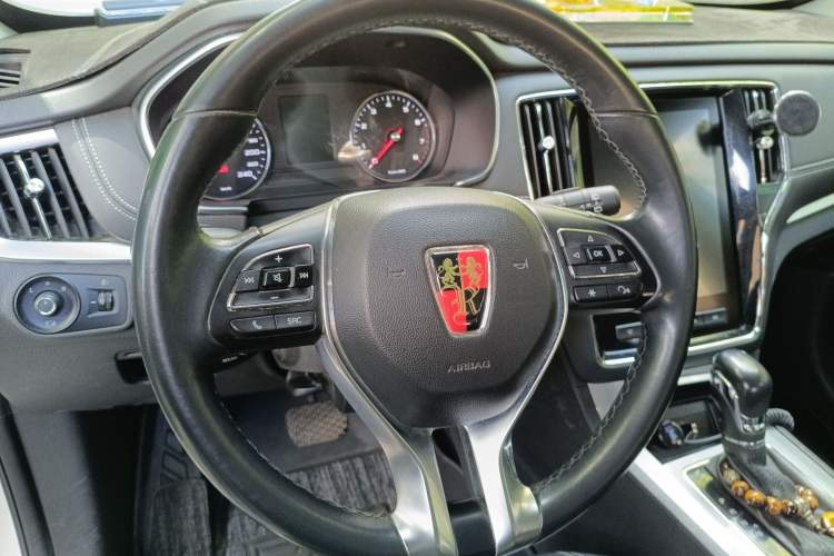 Used Roewe RX5 2019 20T Two-Wheel Drive Automatic 4G Connected Platinum Edition
