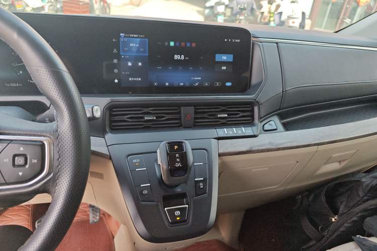 Used Ford Tourneo Custom 2023 2.0T Automatic Comfort Edition Audio And AC Panel