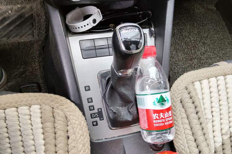 Used Skoda Octavia 2019 1.5L Automatic SmartDrive Comfort Edition China VI Standard Gear Lever