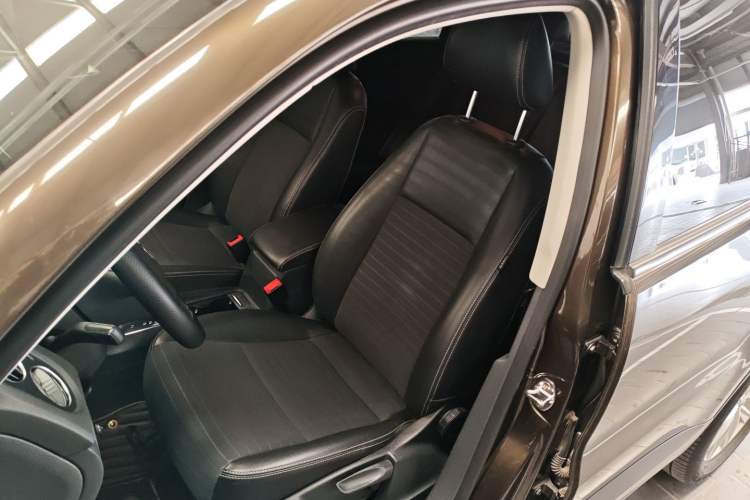 Used Volkswagen Tiguan L 2016 280TSI Automatic Two-Wheel-Drive Silk Road Style Edition