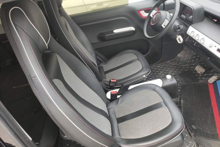 Used Wuling Hongguang MINIEV 2022 GAMEBOY 300km Enthusiast Model with Lithium Iron Phosphate Exterior 1