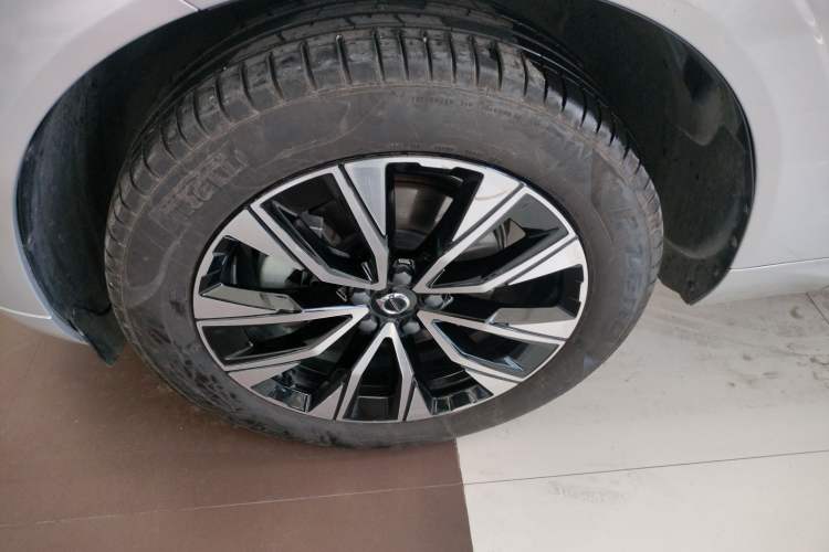 Used Volvo XC60 2023 B5 4x4 Smart Luxury Edition