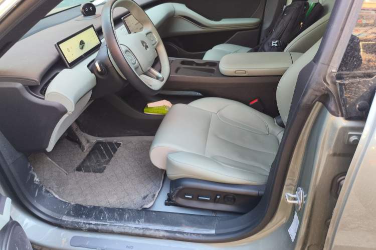 Used Nio ET5T 2023 75 kWh Touring Left Front Seat