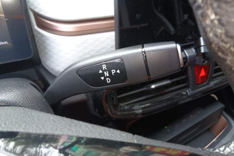 Used SOL E10X 2021 302 km Range Fashion Edition 30.2 kWh