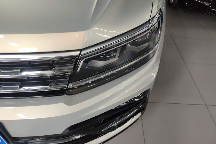 Used Volkswagen Tiguan L 2021 330TSI Automatic Two-Wheel Drive R-Line Flagship Edition
