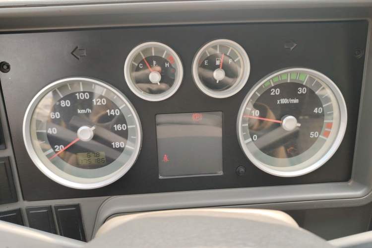 Used Iveco Daily 2014 2.5T-A35 NJ6484ACM47Z4