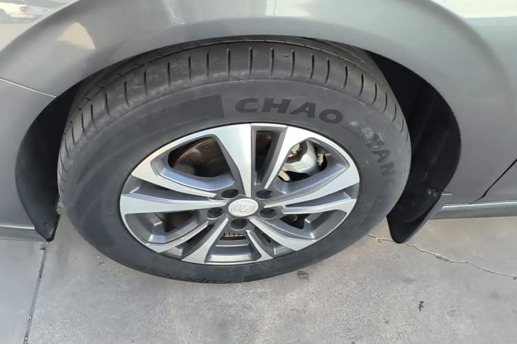 Used CHANGAN Eado 2022 PLUS Blue Whale NE 1.4T GDI DCT Prestige Edition Left Front Wheel Hub