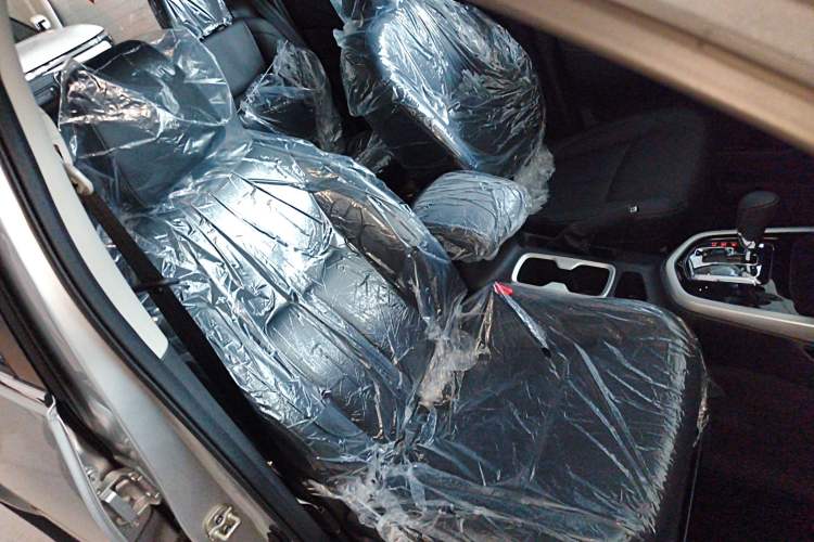 Used Nissan Navara 2024 2.5L Automatic 4x4 Road Edition Prestige Version Right Front Seat