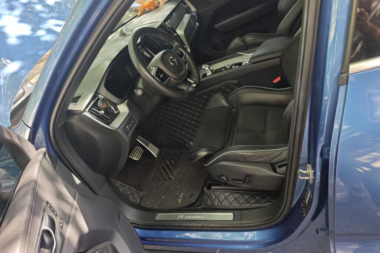 Used Volvo XC60 New Energy 2019 T8 E-Drive Hybrid Intelligent Luxury Sport Edition China V Standard
