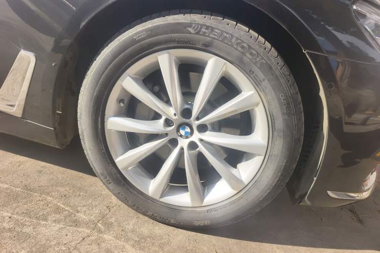 Used BMW 7 Series 2016 730Li Luxury Model Right Front Wheel Hub